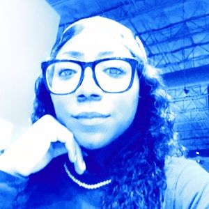 Meet your Posher, Veronica